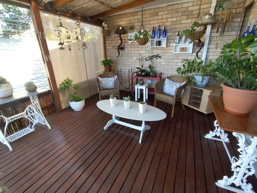 5 Bedroom Property for Sale in Wavecrest Eastern Cape